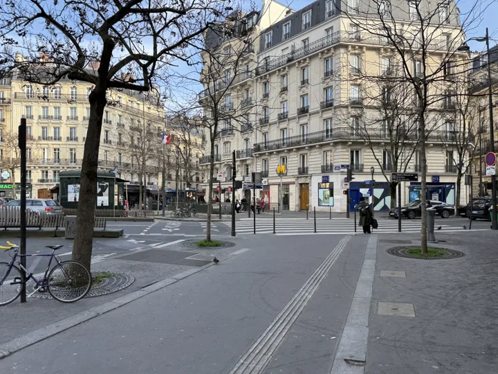 Place Gambetta à Paris